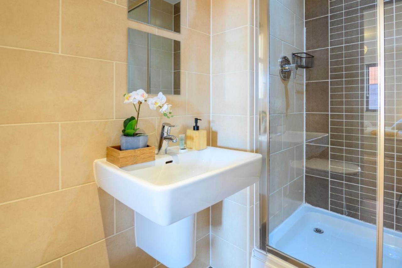Superb Apartment At The Gallery, Baltic Triangle Liverpool Buitenkant foto